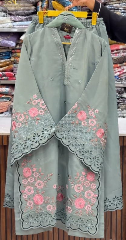 Noor Elegant White Embroidered Kurta Set